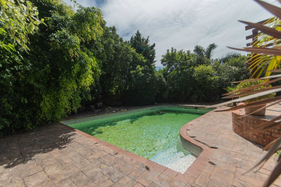 8 Bedroom Property for Sale in Summerstrand Eastern Cape